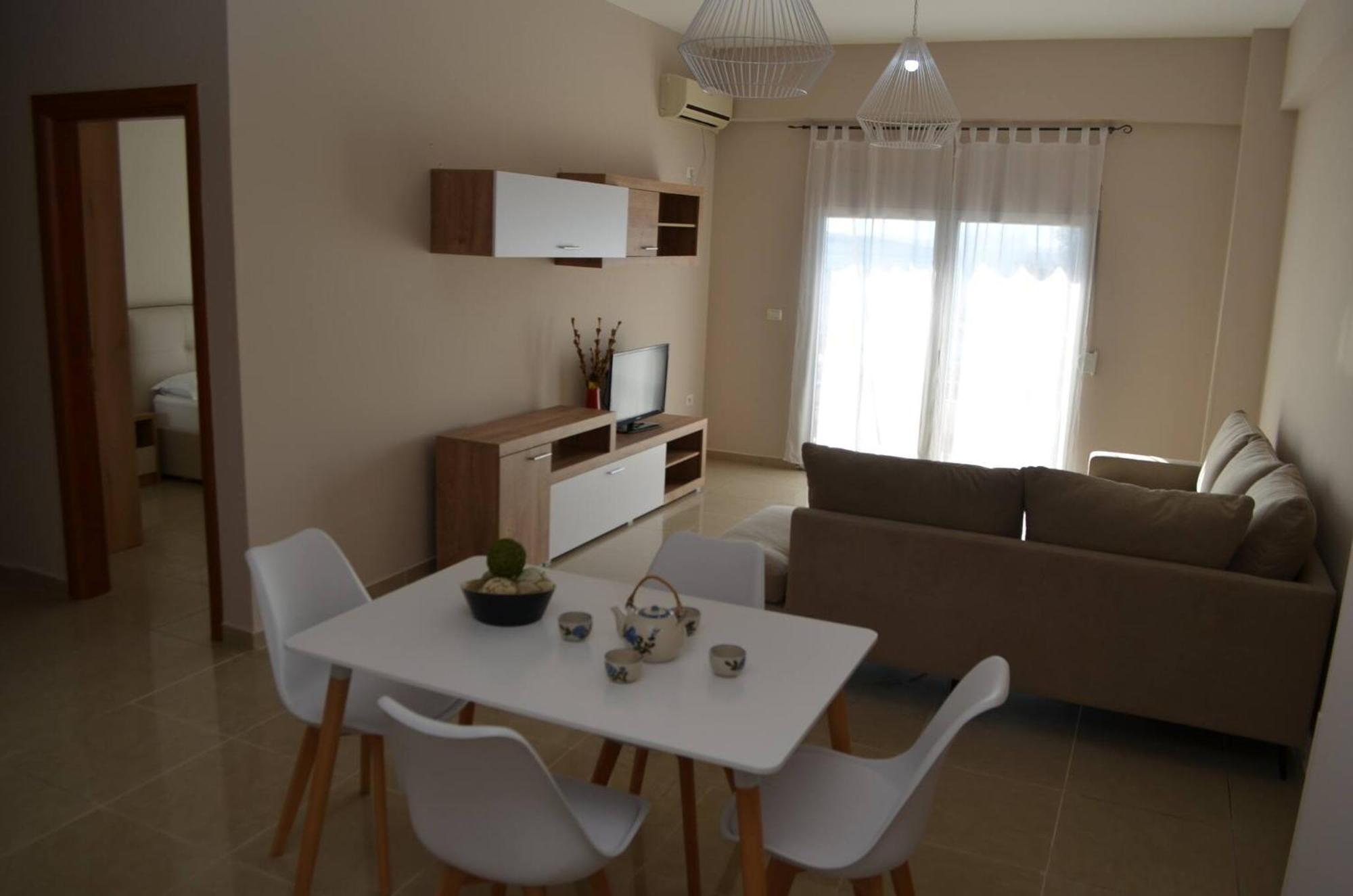 Saint Tropez Apartment Sarandë Exterior foto