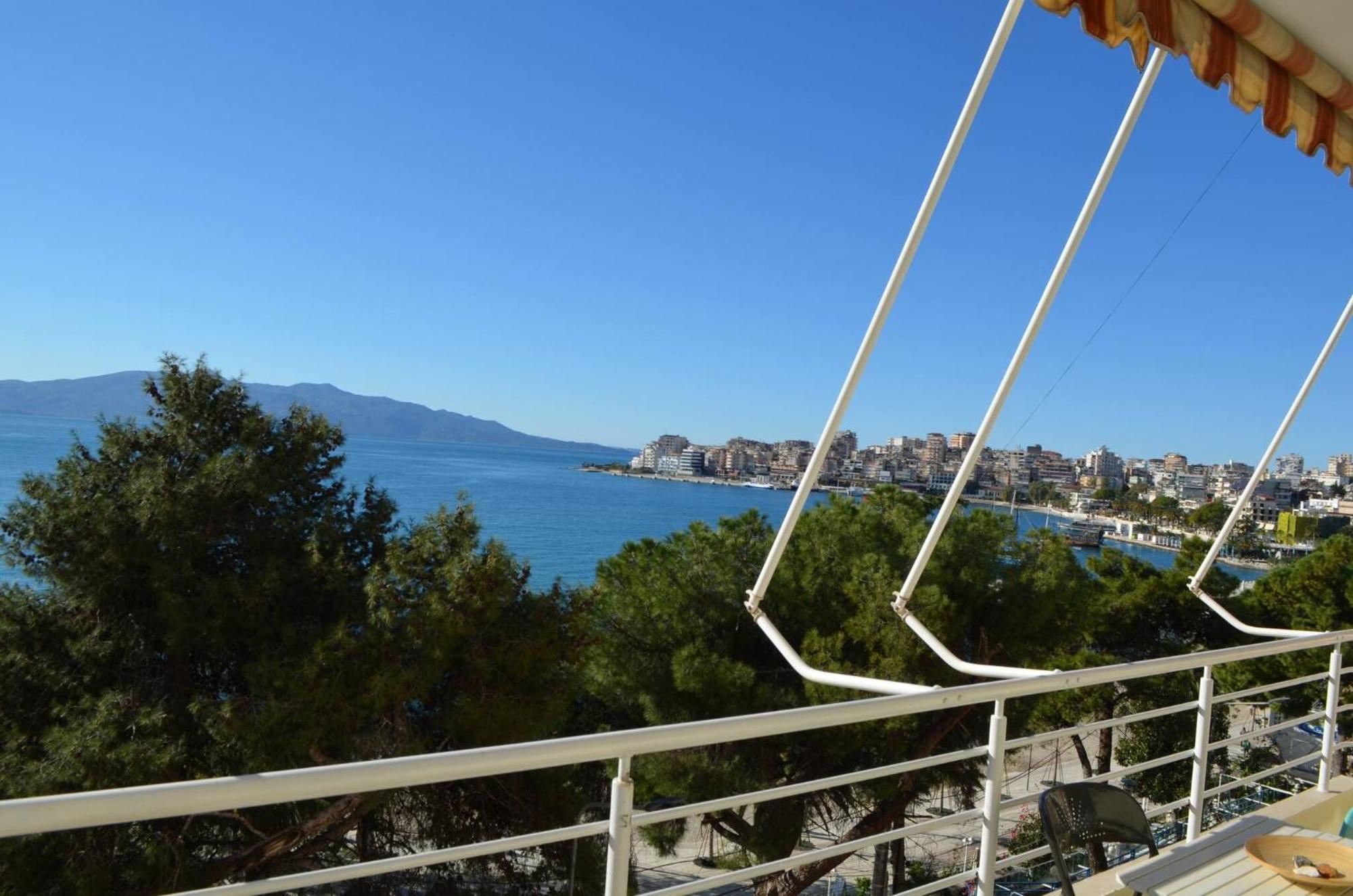 Saint Tropez Apartment Sarandë Exterior foto