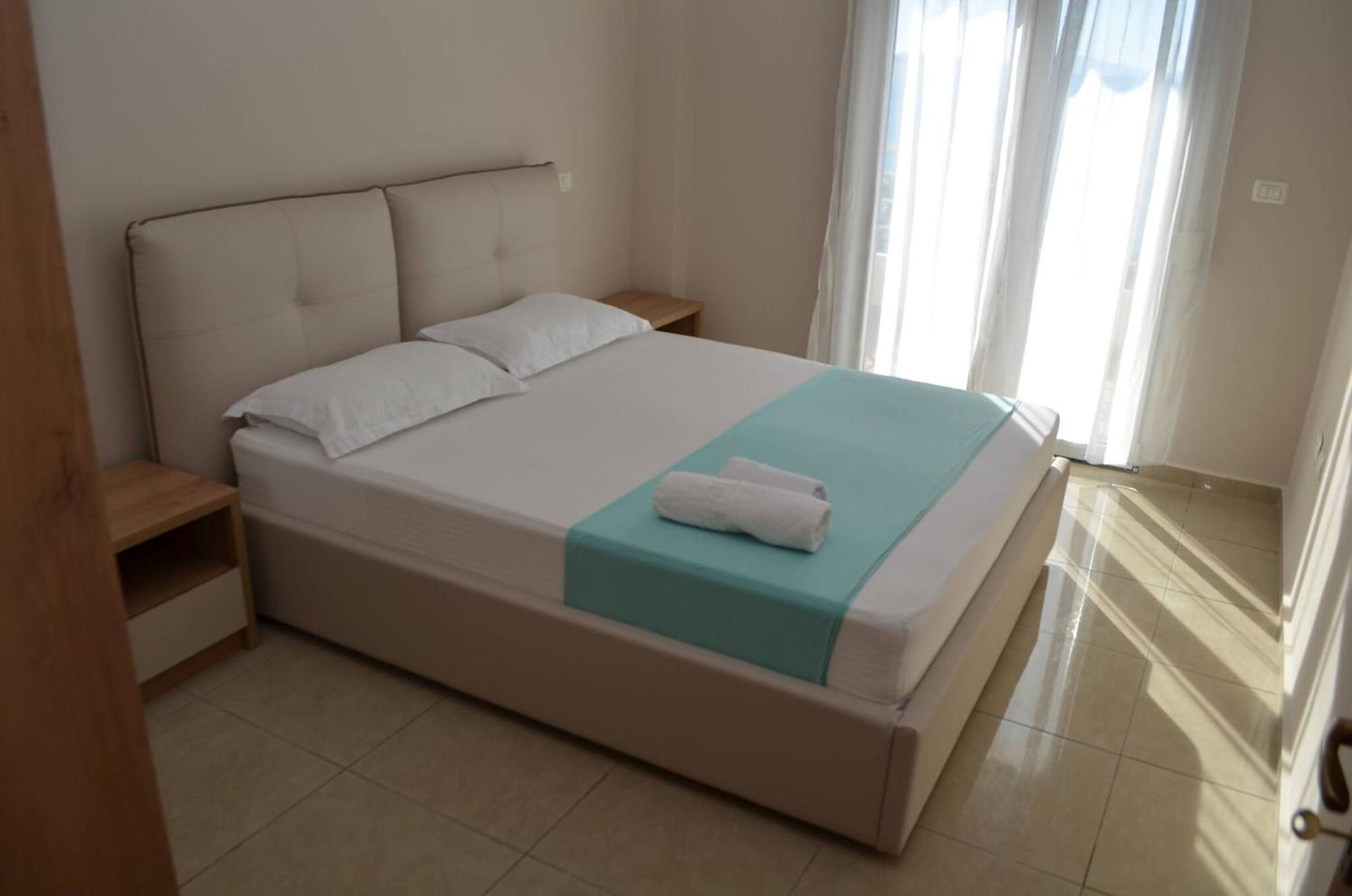 Saint Tropez Apartment Sarandë Exterior foto