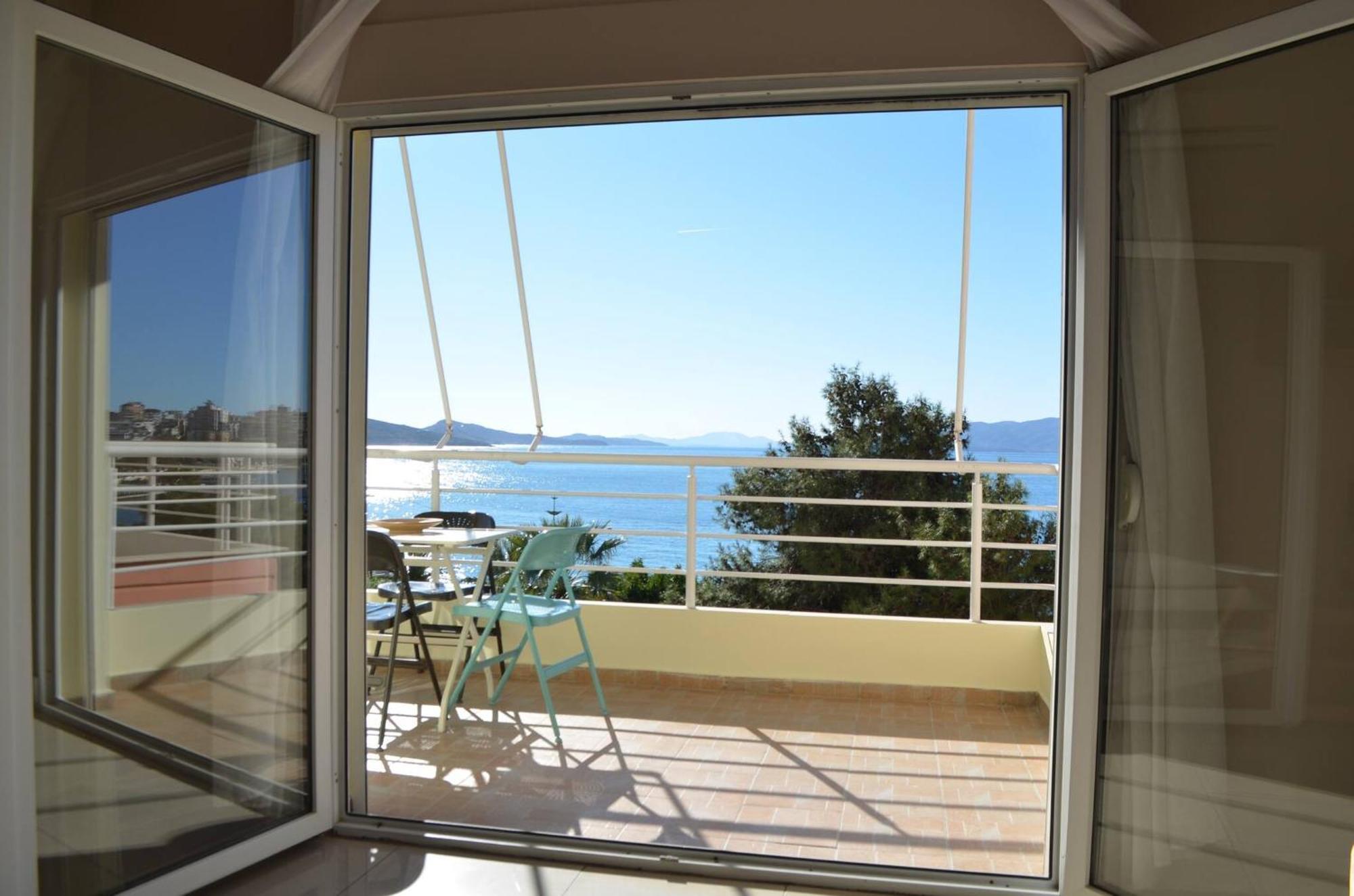 Saint Tropez Apartment Sarandë Exterior foto