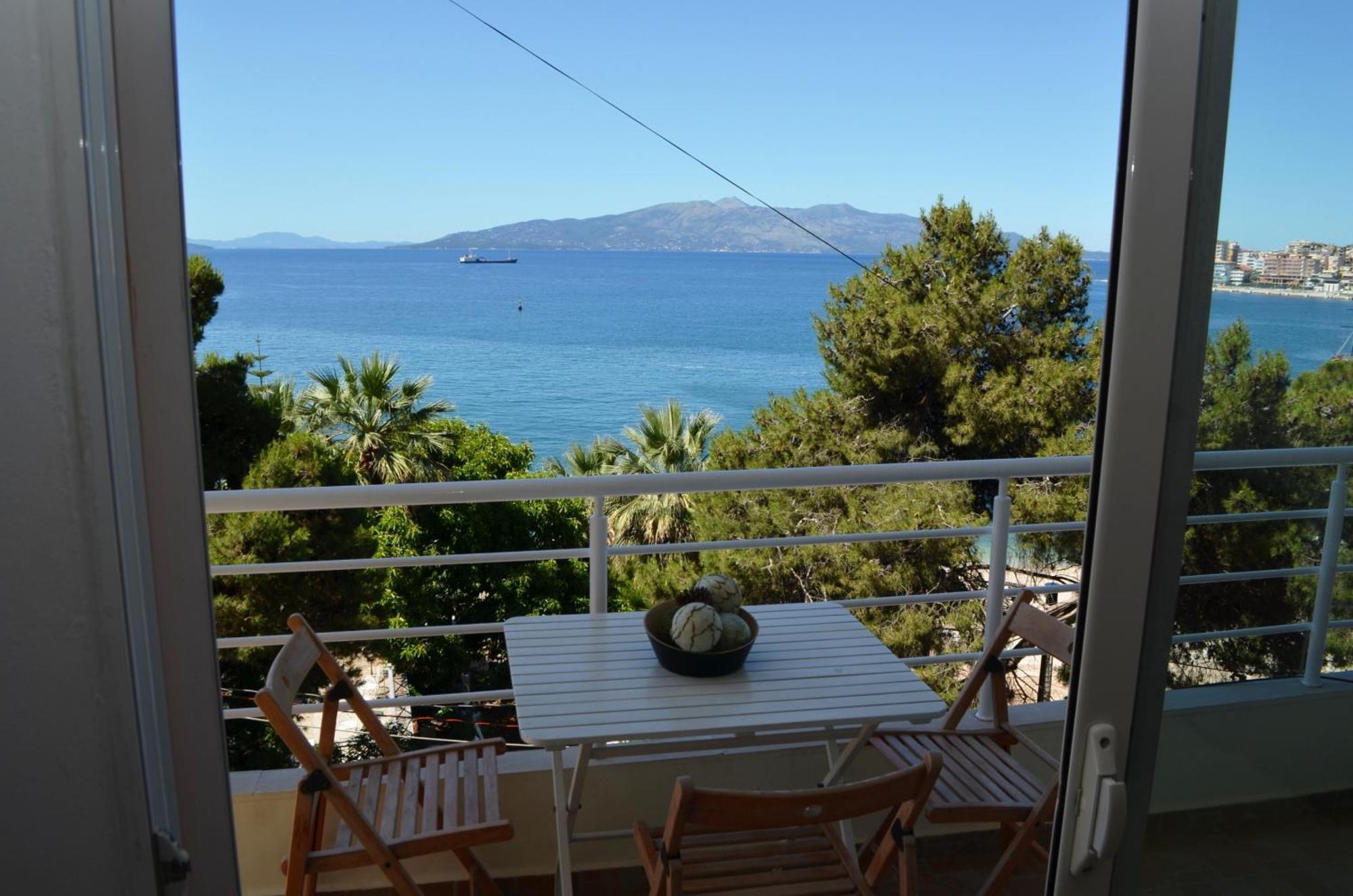 Saint Tropez Apartment Sarandë Exterior foto