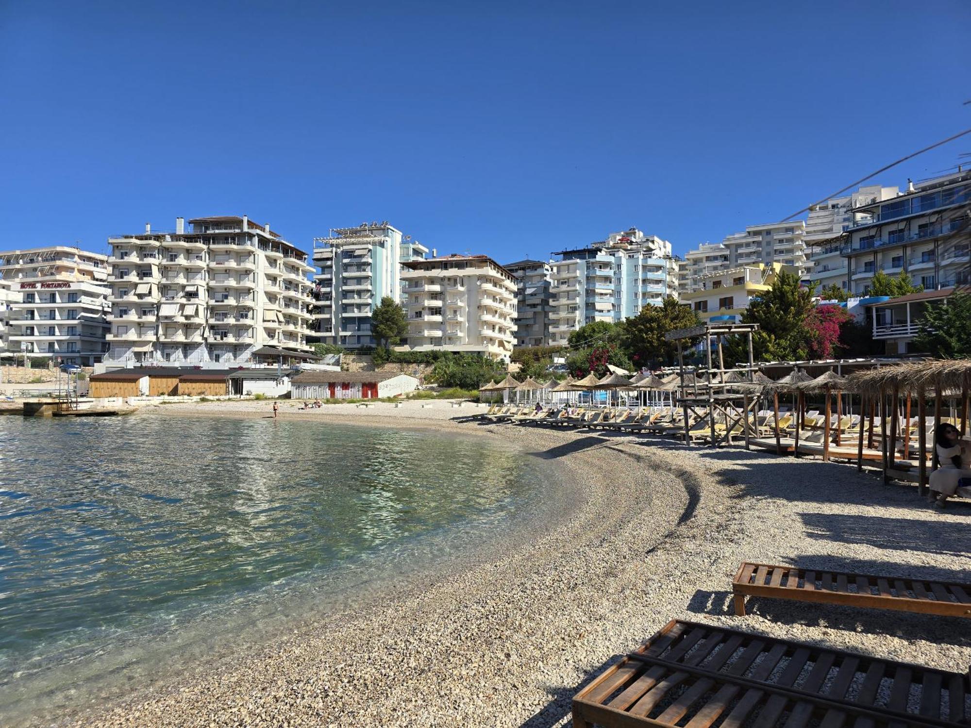Saint Tropez Apartment Sarandë Exterior foto