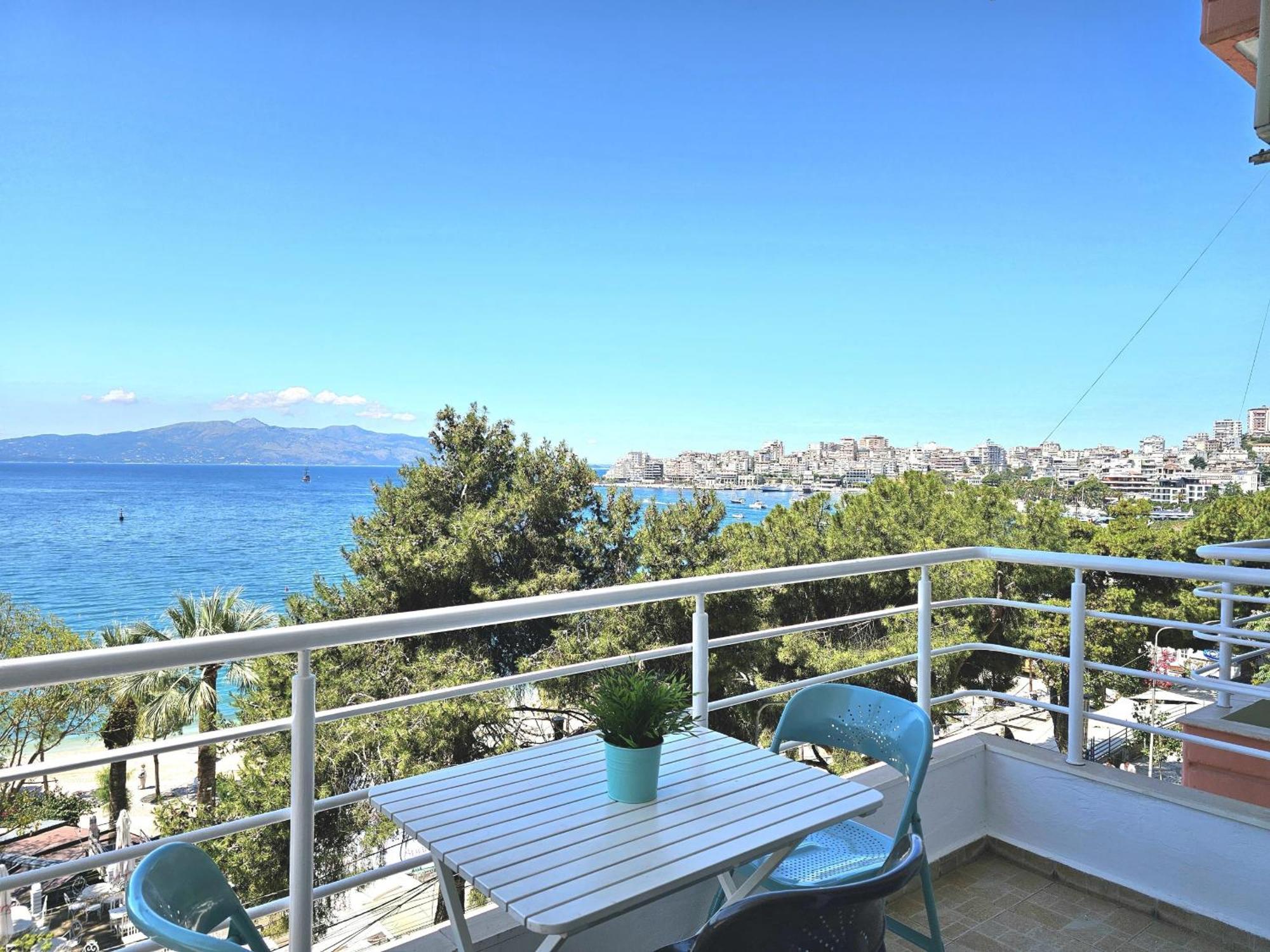 Saint Tropez Apartment Sarandë Exterior foto